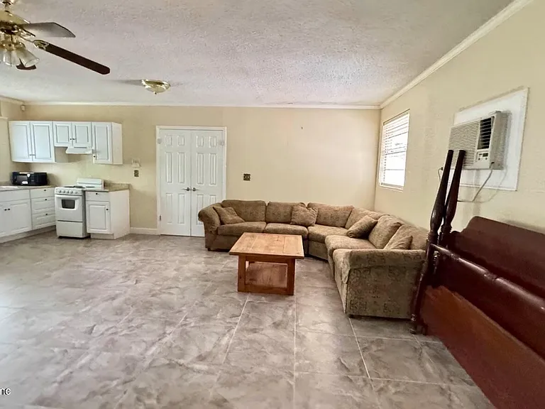 5557 Floral Ave — Photo 11