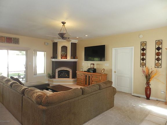 3rd image of 4767 Sunrise Cir