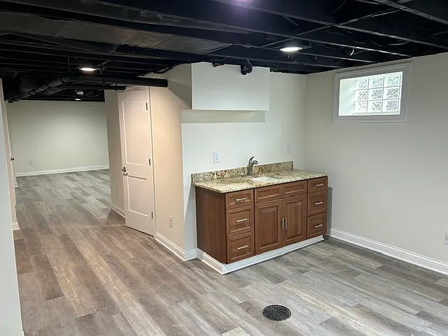 6956 Euclid Ave — Photo 20
