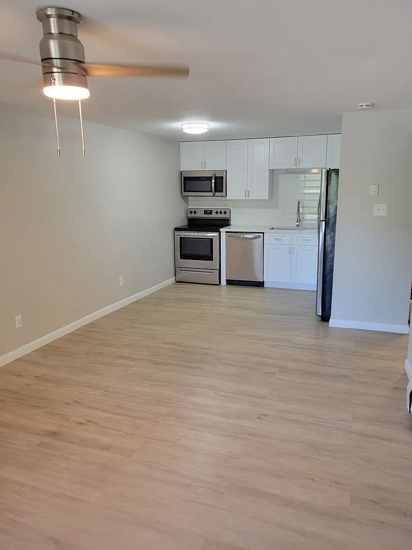 1 Bedroom Condo in Denver — Photo 1