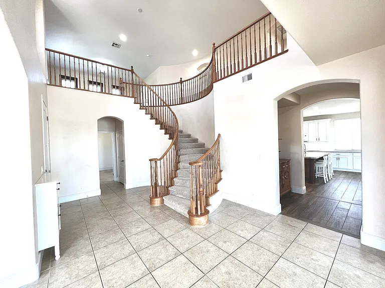 7140 Charter Crest St — Photo 11