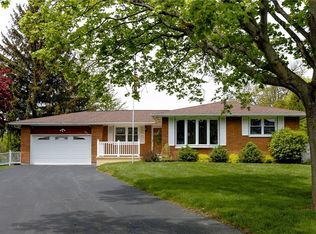 131 Winston Dr, Rochester, NY 14626