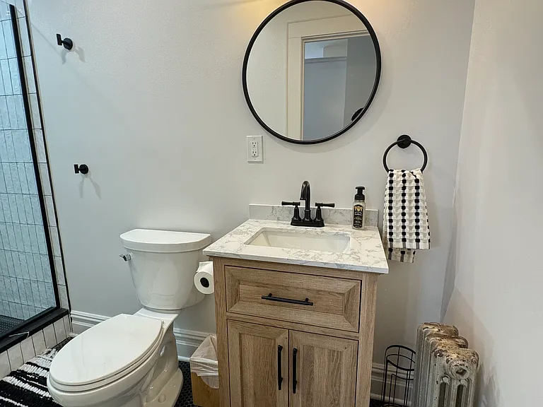 130 N Spring St #1R — Photo 14