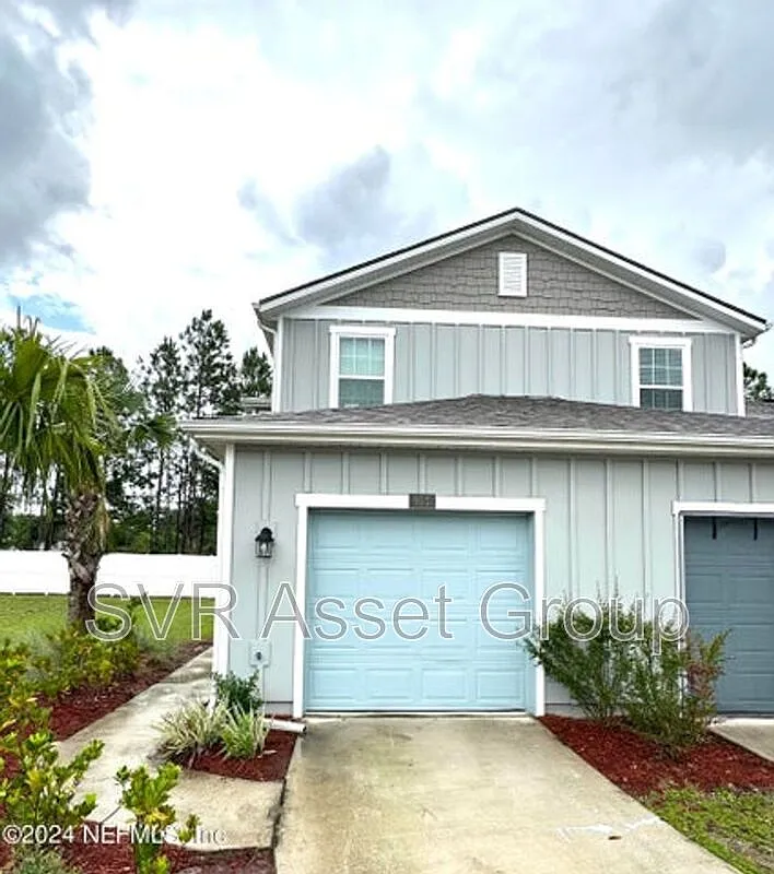 3 bed, 2.5 bath, 1492 sqft, $1,695 — Photo 1