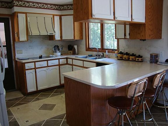 4th image of 5727 26th Avenue Dr
