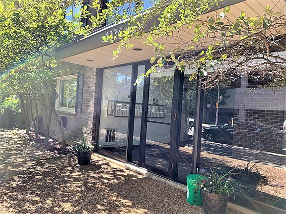 3rd image of 4334 N Clarendon Ave APT 207