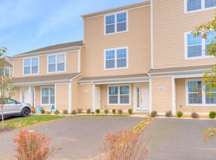 430 Pin Oak Dr NW, Christiansburg, VA 24073