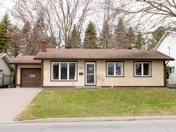 1357 Plumber Ave, Ottawa, ON K1K 4B2