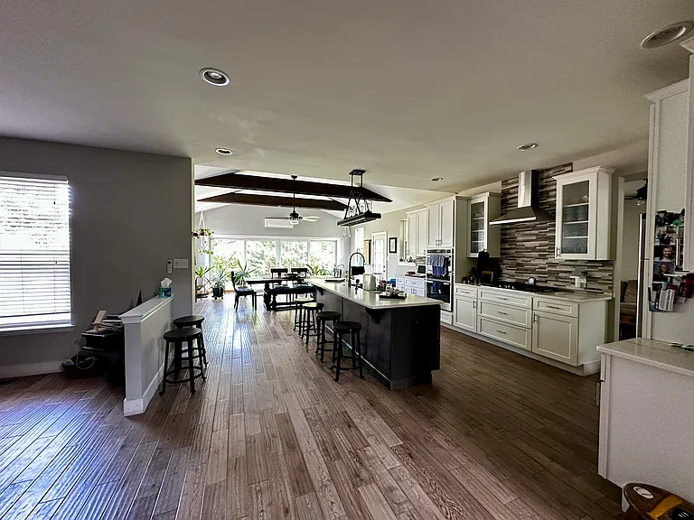 1043 Nicole Dr — Photo 36