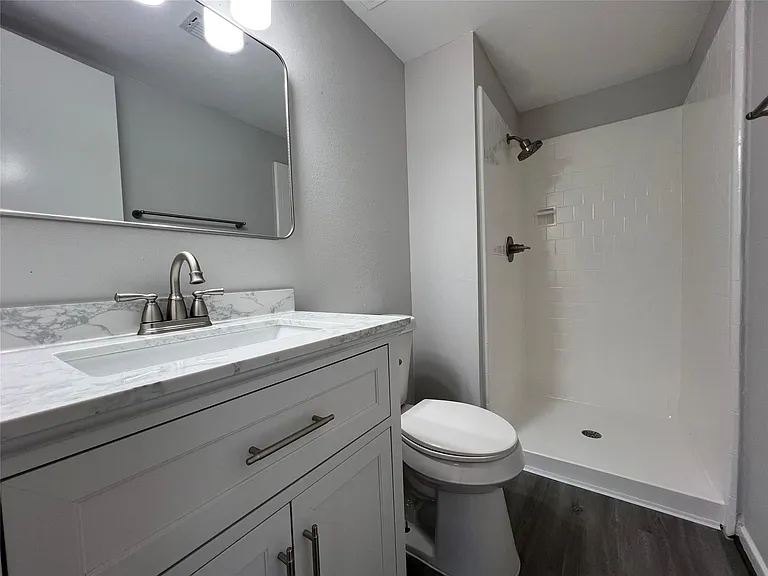 7012 Jetty Ln — Photo 18