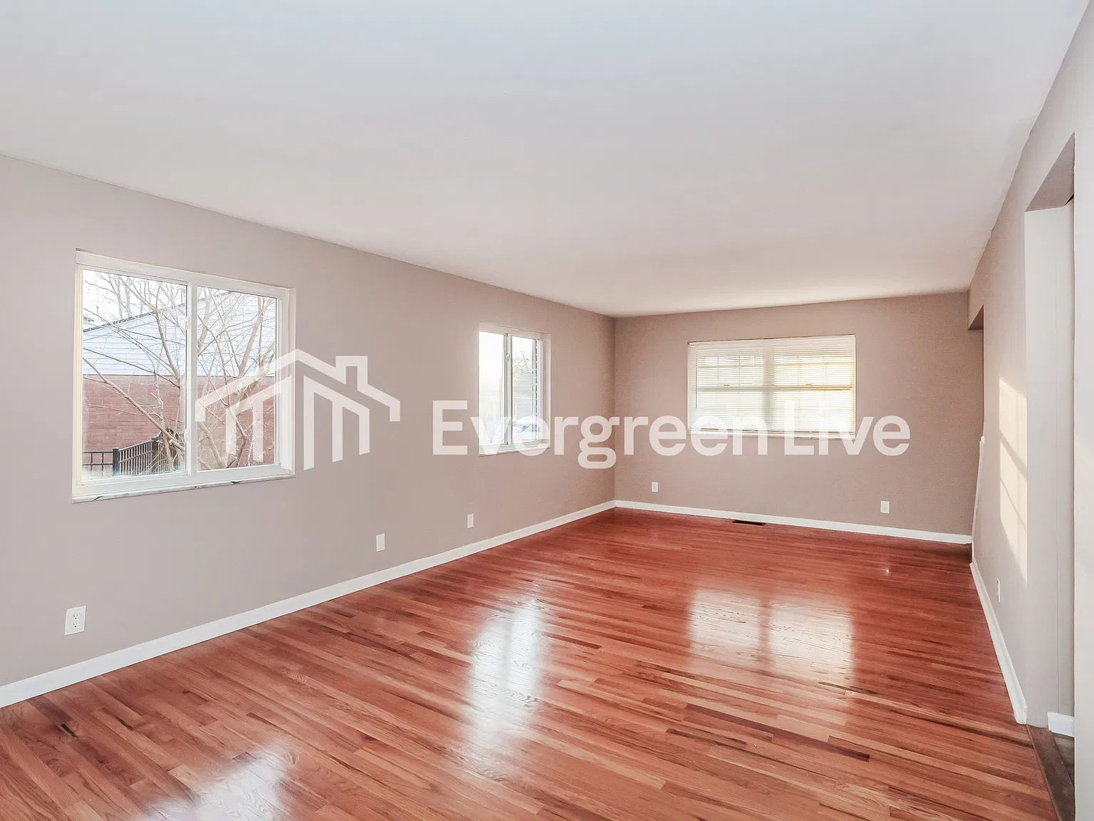 4 bed, 1.5 bath, 1856 sqft, $1,945 — Photo 3