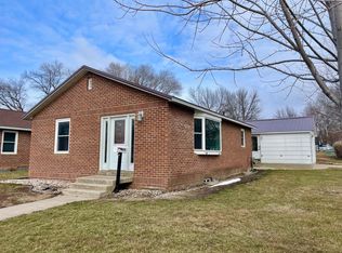402 W Van Dusen St, Springfield, MN 56087