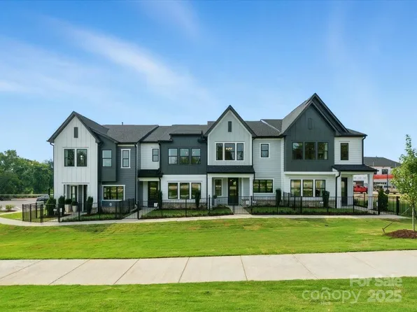 455 Nash St, Fort Mill, SC 29715