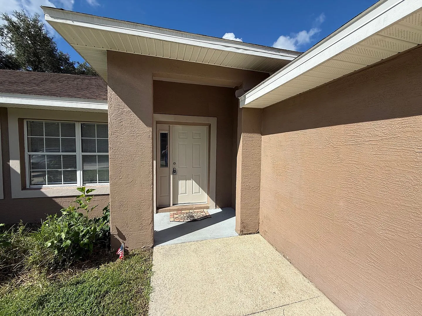 3 Bedroom/2 Bathroom Duplex — Photo 2