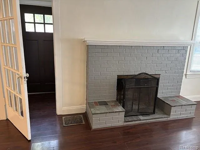 1726 Lyka St — Photo 5