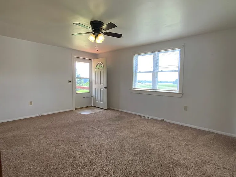21 Roberts Rd — Photo 5