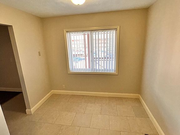 5th image of 1814 Knox St #22