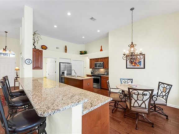 5th image of 7609 Citrus Hill Ln