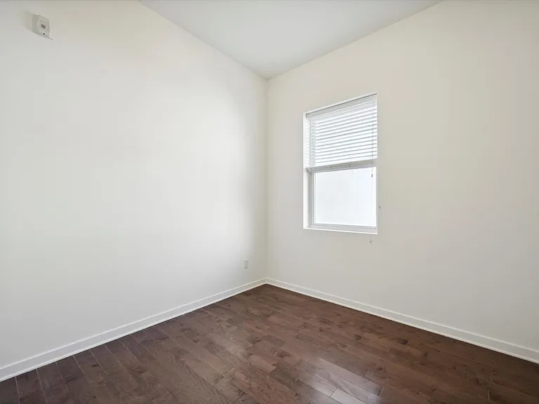 710 Chestnut St #504 — Photo 6