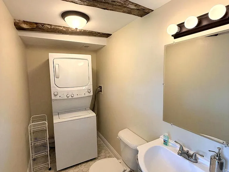 114 N Main St #B — Photo 7