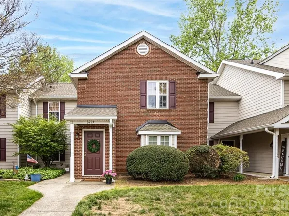 9457 S Vicksburg Park Ct, Charlotte, NC 28210