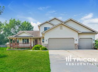 10539 61st Pl NE, Albertville, MN 55301
