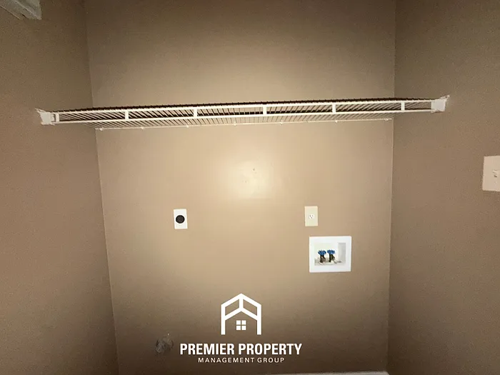 3755 Clarion Dr — Photo 7