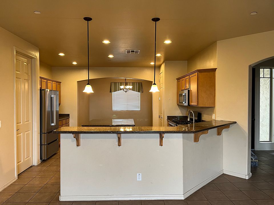 2nd image of 1059 Craftsman Dr