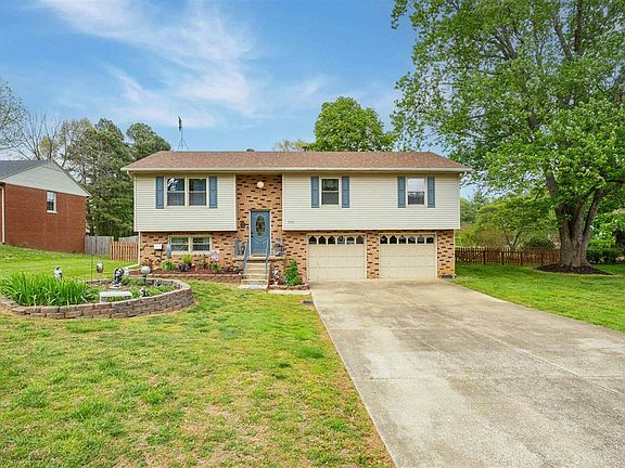 2nd image of 3941 Locust Hill Dr
