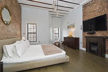 Sold by Space Marketing Shop