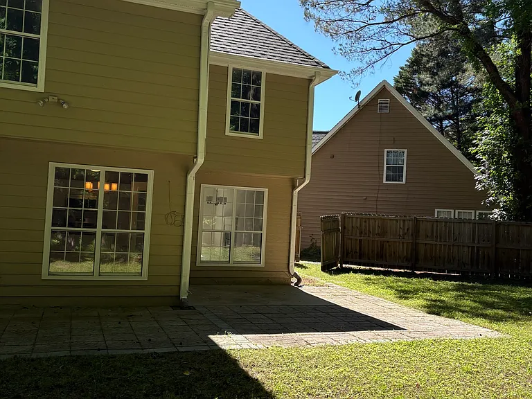 95 Prestwick Ln — Photo 35