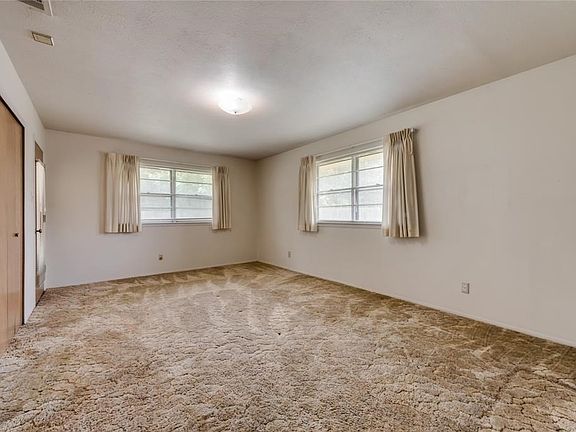 3rd image of 1106 Statler Dr