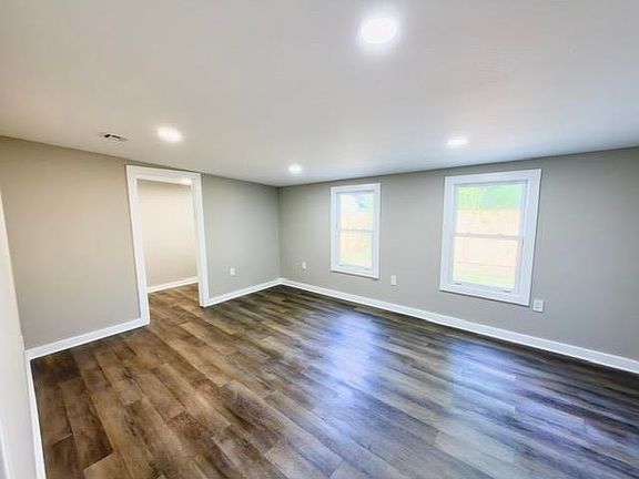 5th image of 230 Morrison Ave