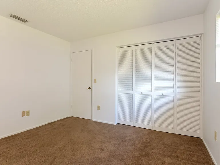 1124 Blufield Ave — Photo 11
