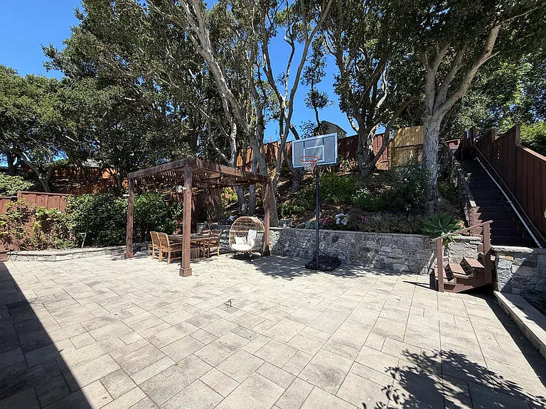 2428 Lincoln Ave — Photo 16