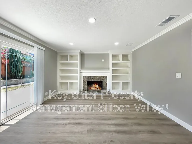 1806 Blackmore Ct — Photo 12