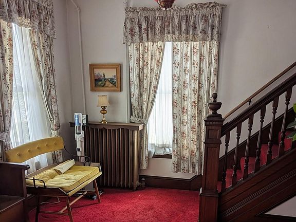 4th image of 781 Bellevue Ave
