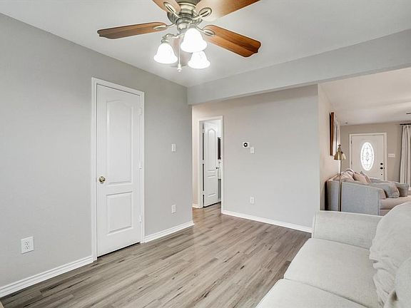 2nd image of 1897 Helen Ln