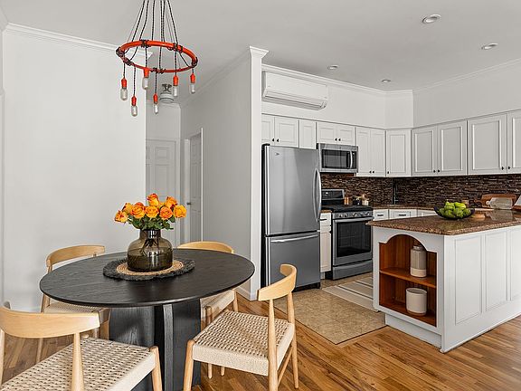 4th image of 335 Sackett St #2