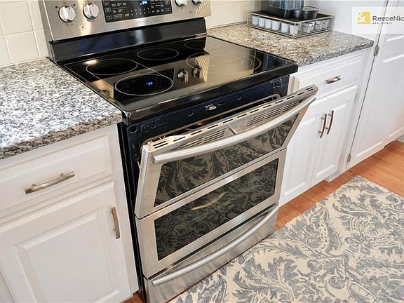 Double oven plus fast boil and more!!