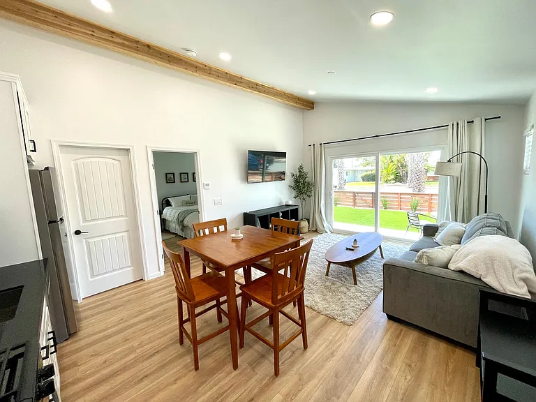 1441 Louden Ln #2 — Photo 4