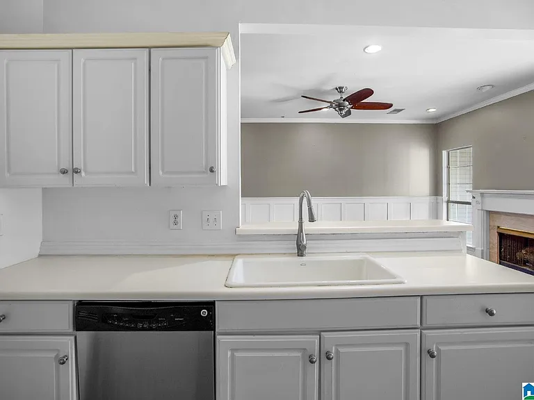 428428 Cambrian Ridge Trl — Photo 38
