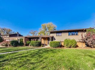 914 S Chester Ave, Park Ridge, IL 60068