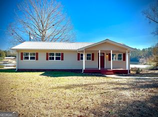 1119 N Lake Dr, East Dublin, GA 31027