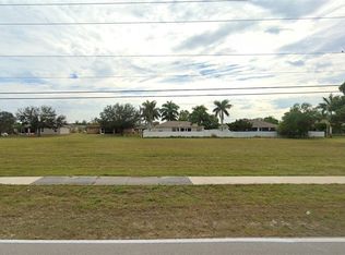 918 Trafalgar Pkwy, Cape Coral, FL 33991