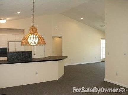3rd image of 1011 Holly Dr