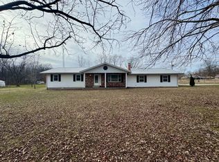 1023 County Highway 1, Fairfield, IL 62837
