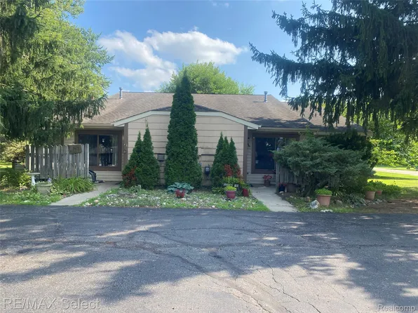 2110 Phillips Ave, Holt, MI 48842