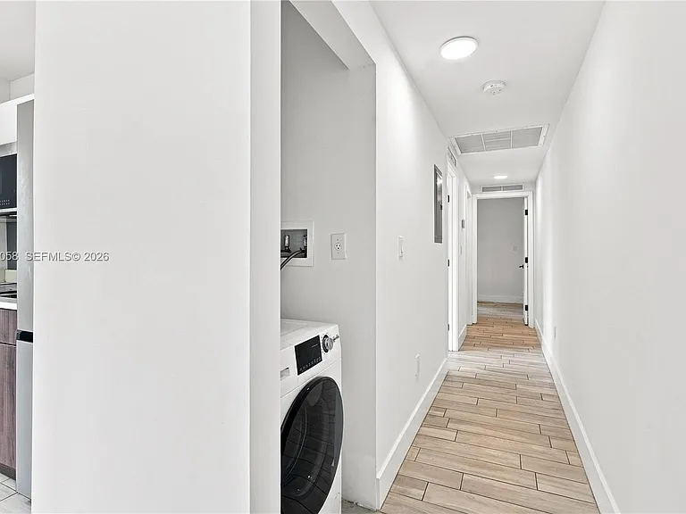 1000 7th St #4 — Photo 3