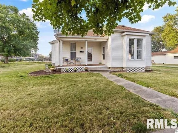 109 E Union St, Mount Sterling, IL 62353